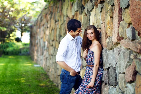 Liefhebbers van jonge man en vrouw — Stockfoto