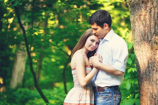 Liefhebbers van jonge man en vrouw — Stockfoto