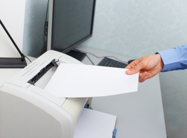 işadamı yazıcı ile çalışma