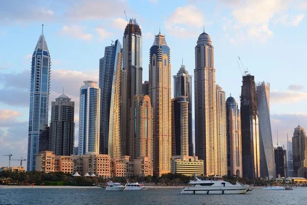 Wolkenkrabbers van dubai marina — Stockfoto