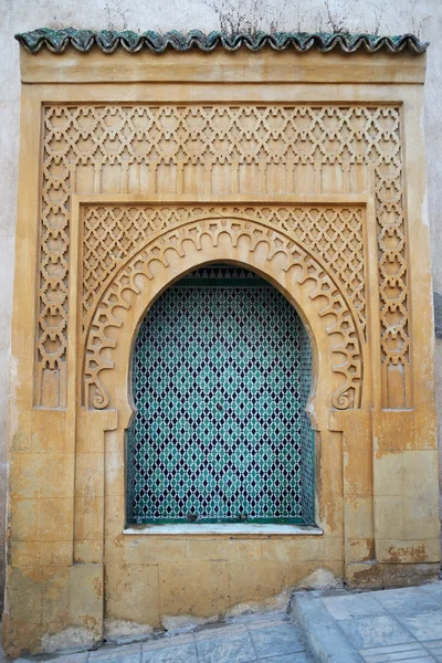 Maroko. Jamee lakbire Meczet i medresa Alego na terenie medyny w sprzedaży. Szczegóły — Zdjęcie stockowe
