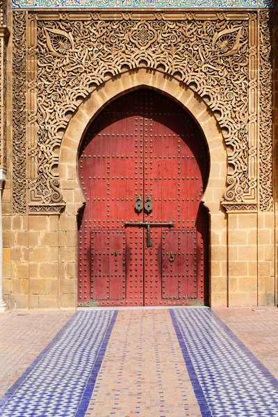 A főbejárat Moulay Ismail mauzóleum. Meknes, Marokkó — Stock Fotó