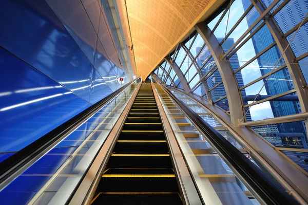 İçinde metro istasyonu Dubai