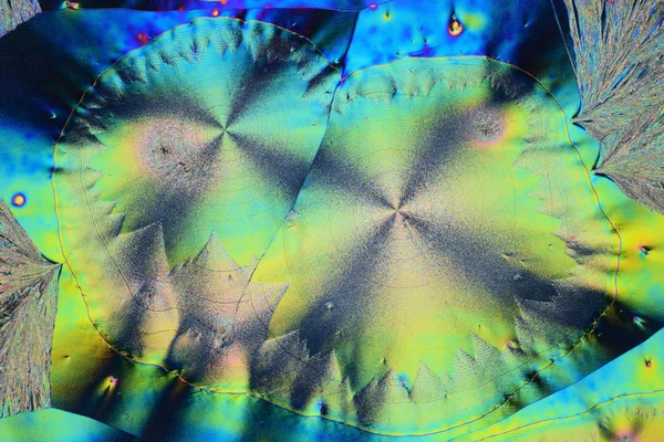 Kleurrijke micro kristallen in gepolariseerd licht — Stockfoto