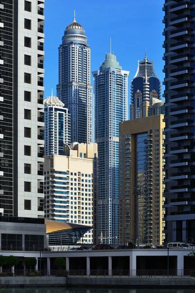 Небоскрёбы Dubai Marina — стоковое фото