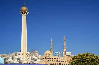 Sharjah al Ittihad Park ve Kral Faysal Camii