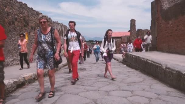 Turistler in Pompeii — Stok video