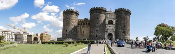 Maschio Angioino ou Castel Nuovo (nouveau château), Naples (Italie) — Photo