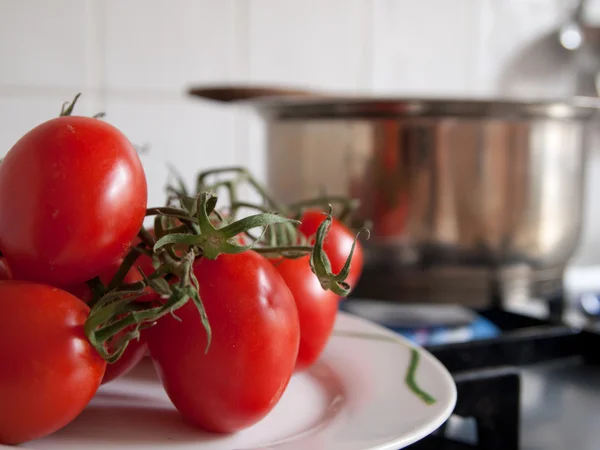 Tomaten in de keuken — Stockfoto