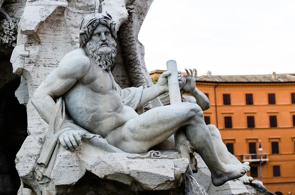 Estatua de Zeus en fuente, Piazza Navona, Roma Bernini Fotos de stock