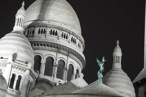 Cúpula de la Basílica de Sacre-Coeur de París en la noche — Foto de Stock
