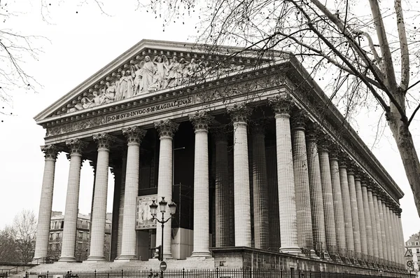 Igreja La madeleine em Paris — Fotografia de Stock