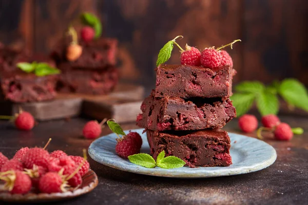 Barras Brownie Com Chocolate Escuro Framboesas Delicioso Bolo Caseiro Verão — Fotografia de Stock