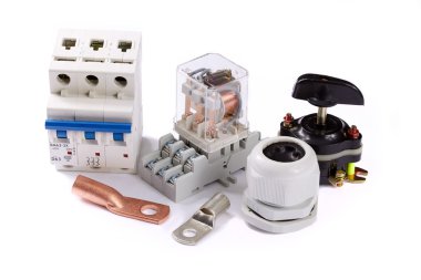 Elektrik bileşenleri ve donanımları