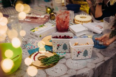 Noel için yenebilir masa dekorasyonu, pasta dekorasyonu için. Noel tatili atmosferi.