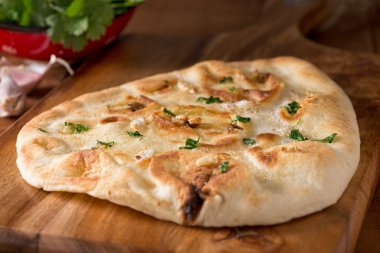 Sarımsak Naan ekmek