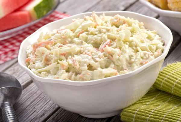 kremsi lahana salatası