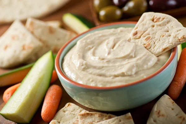 Una ciotola di deliziosa baba ganoush fatta in casa — Foto Stock