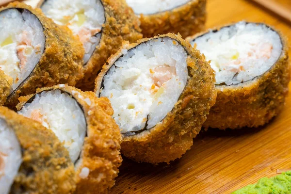 Sushi Philadelphia Roll Łososiem Krewetkami Awokado Serem Śmietankowym Menu Sushi — Zdjęcie stockowe
