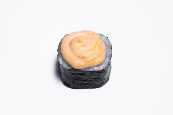 Filadelfia Rollo Sushi Con Salmón Camarones Aguacate Queso Crema Menú —  Fotos de Stock