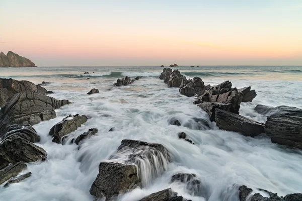 Zonsopgang op de kust - de baai van Biskay — Stockfoto