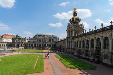 Dresden 'deki Zwinger Sarayı' ndan Kronentor.