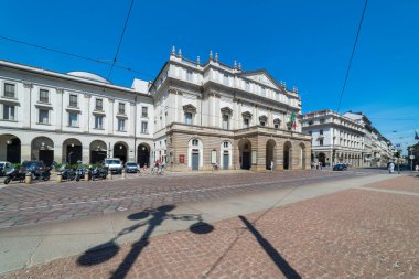 La Scala Italyan: Teatro alla Scala, Milano, İtalya 'da dünyaca ünlü bir opera binasıdır.