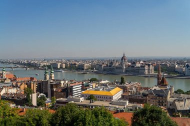 Budapeşte ve Tuna Nehri 'ndeki Macar Parlamentosu.