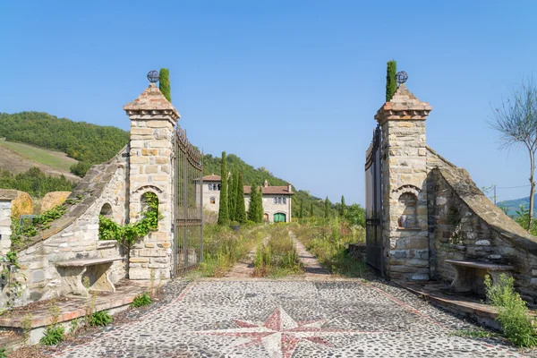 Antico casale abbandonato in Italia — Foto Stock