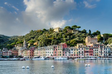 İtalya 'nın Ligurian kıyısındaki Portofino köyü