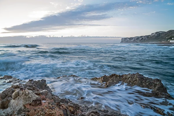 Denia alicante las rotas kamienistej plaży w Hiszpanii — Zdjęcie stockowe