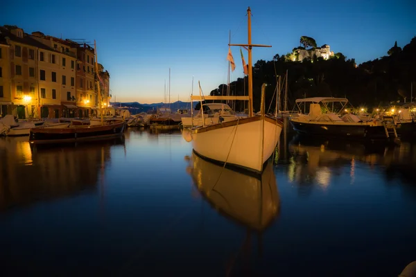 Noc v přístavu Portofino, Itálie — Stock fotografie