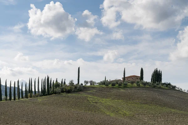 Загородный пейзаж Тосканы в Валь Д "Орча, Италия — стоковое фото