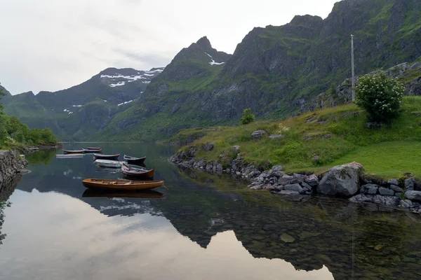 Boote am Seil in Norwegen — Stockfoto
