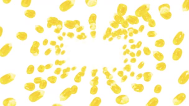 Πετώντας Πολλούς Κόκκους Καλαμποκιού Λευκό Φόντο Κίτρινοι Σπόροι Γλυκού Καλαμποκιού — Αρχείο Βίντεο