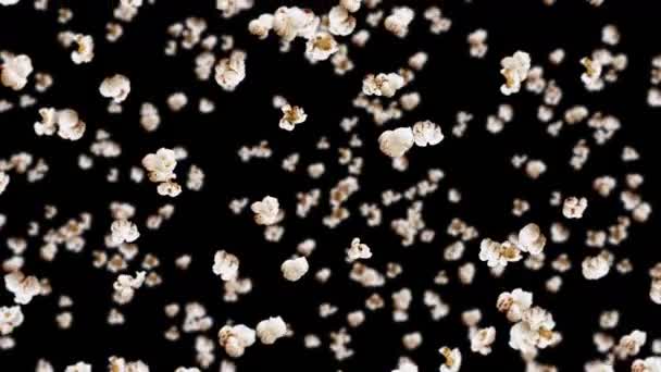 Létání Mnoho Popcornů Černém Pozadí Bílý Slaný Popcorn Zdravé Jídlo — Stock video