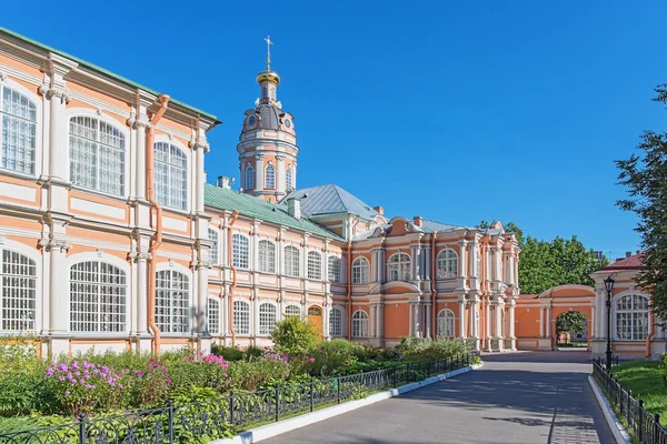 Budování Alexander Nevsky lávra — Stock fotografie