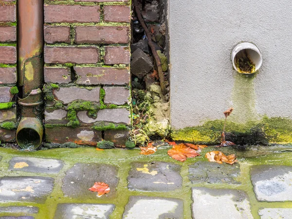 Broken down pipe — Stock Photo, Image