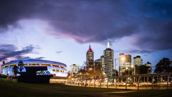 Melbourne şehir sanat ilçe gün batımında — Stok fotoğraf