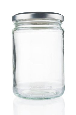 Boş cam kavanoz beyaz arkaplanda izole edilmiş şekilde kapat