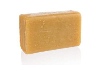 Sabun çubuğu beyaz arkaplanda izole edilmiş.