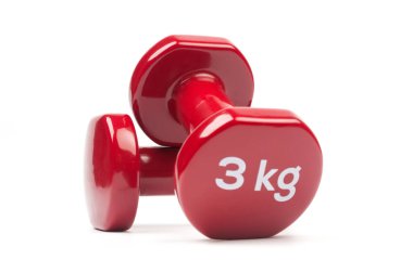 İki kırmızı dambıl beyaz arkaplanda izole edilmiş.