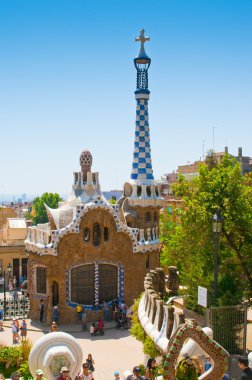 Barcelona, İspanya - 11 Haziran 2014: casa del guarda içinde park Güell.