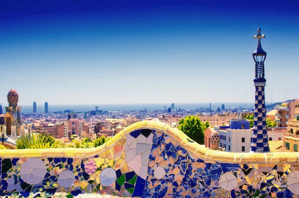 Parque Güell en Barcelona. Imagen tonificada — Foto de Stock