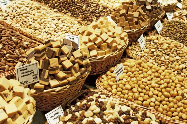 Dessert à La Boqueria, le marché le plus célèbre de Barcelon — Photo