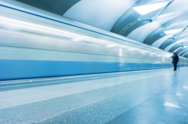 Metro treni hareket
