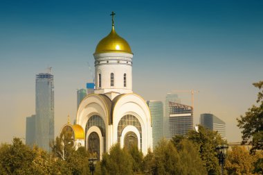 Moskova, Rusya - Eylül 26, 2014:St. George altın kubbeli veya