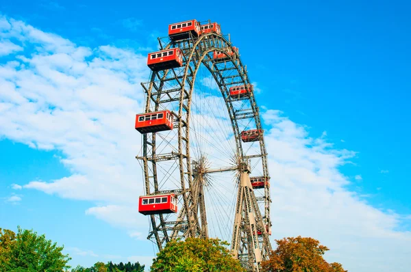 VIENNA, AUSTRIA - OCTOBER 12, 2014: Giant Ferris Wheel in Prater — Stock Photo, Image