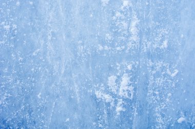 Buz pateni pisti üzerinde buz