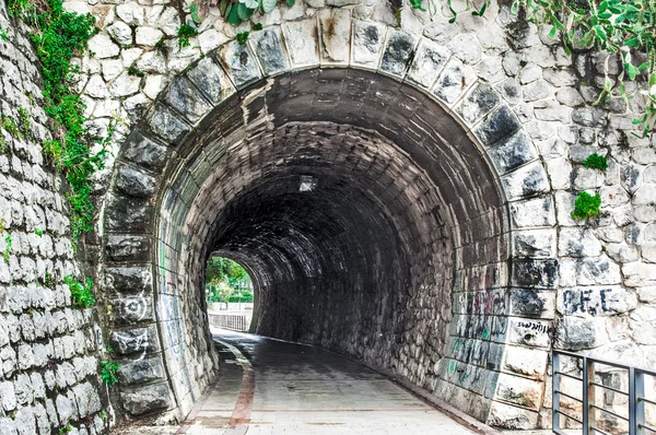 Túnel antigo em Herceg Novi, Montenegro — Fotografia de Stock